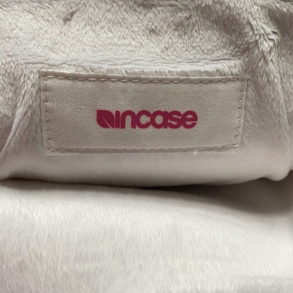 Incase iPad case - Picture 5 of 8